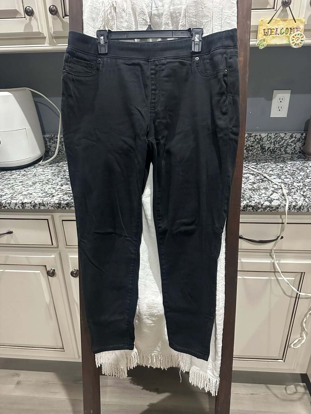 Amazon Essentials Women's Pull On Jegging Black Size 14 Short